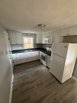 173 E Bacon St, Unit B Apartamentos