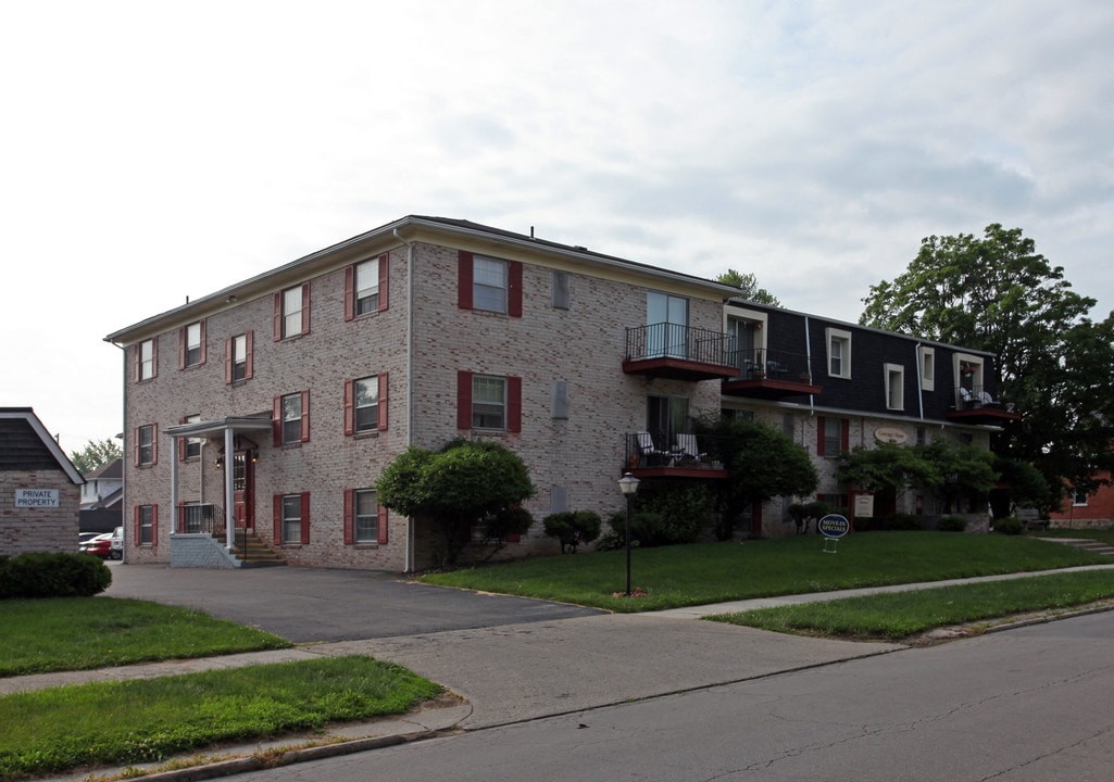 Governor's Manor Apartment in Fostoria, OH - Foto de edificio