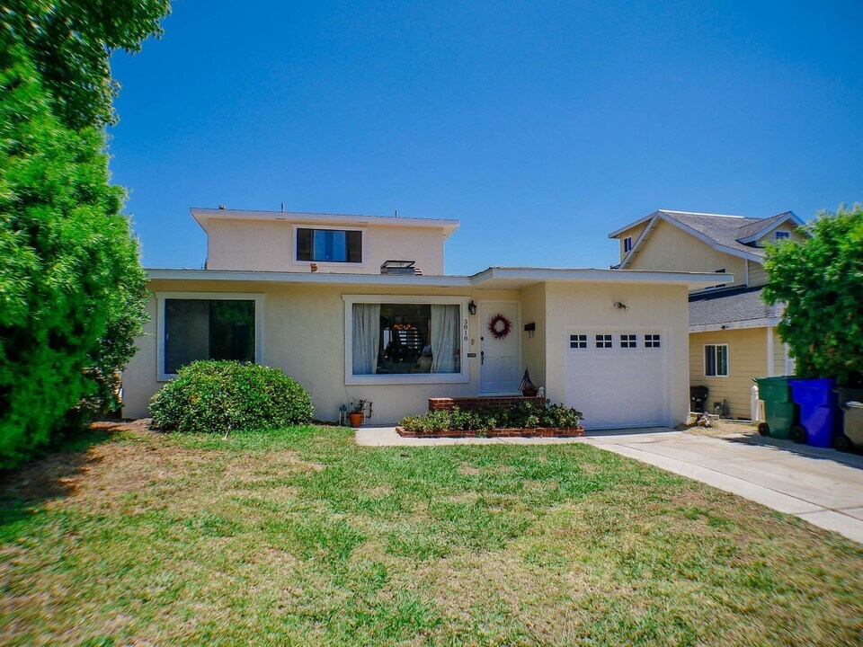 3818 Coronado Ave in San Diego, CA - Building Photo
