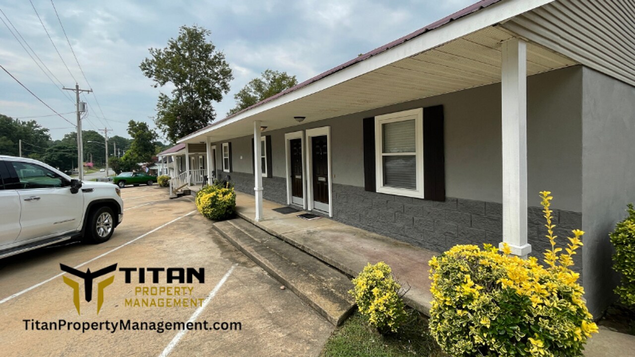712 Lillian St in Benton, AR - Building Photo
