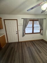 1242 Schneiders Crossing Rd NW in Dover, OH - Foto de edificio - Building Photo