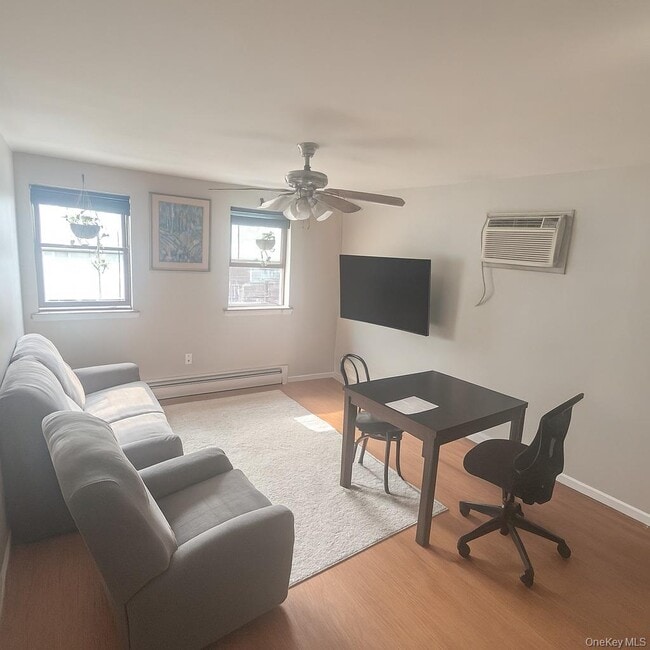 property at 23 Reeve Pl