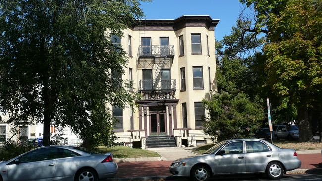 424 E Capitol St NE in Washington, DC - Building Photo - Building Photo