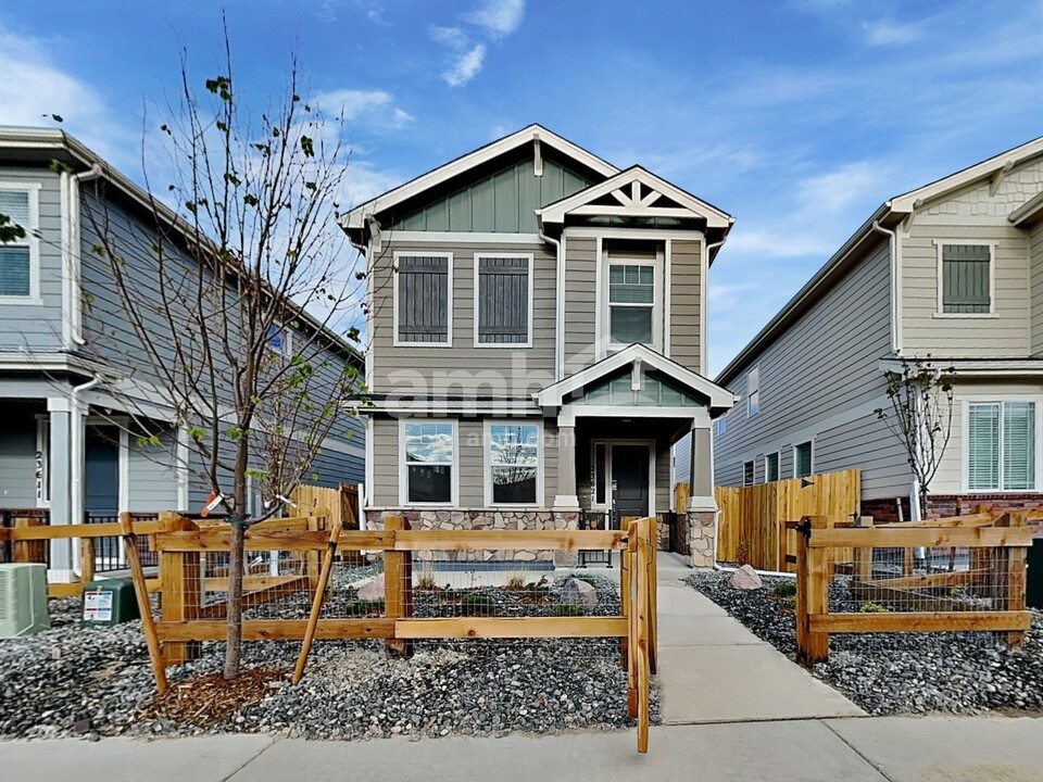 23621 E 2nd Pl in Aurora, CO - Building Photo