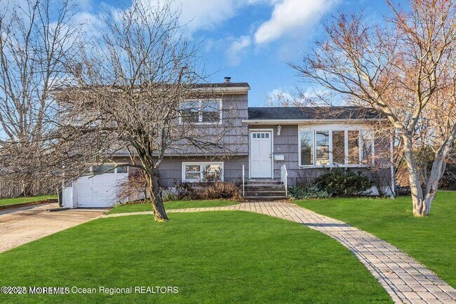 property at 47 Hilltop Rd