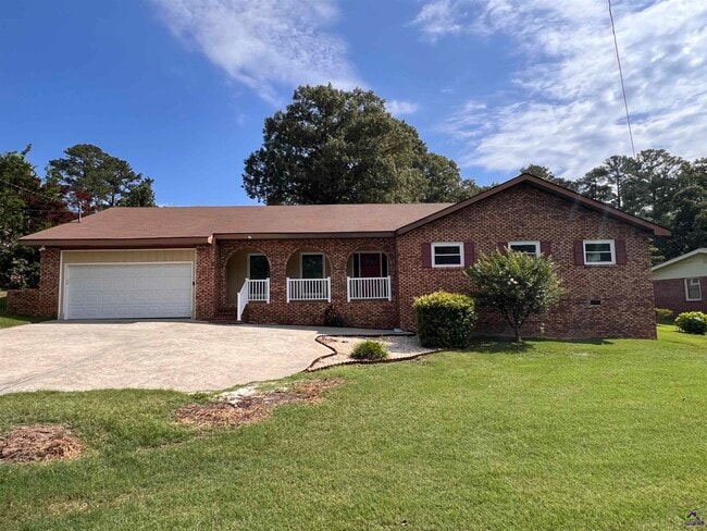 property at 304 Lakeshore Dr