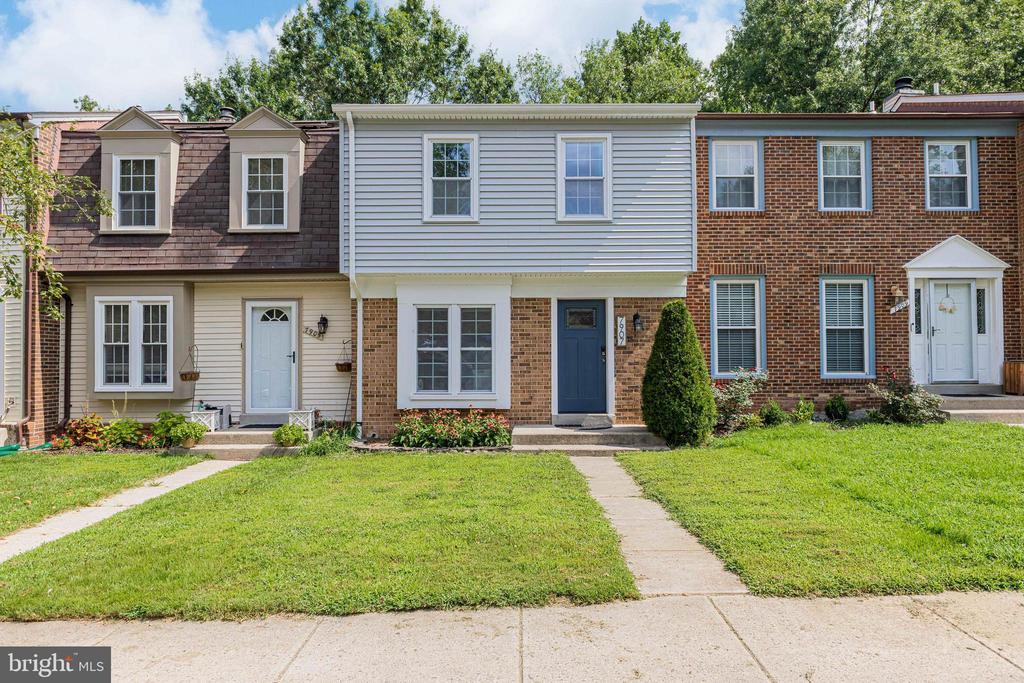 7907 Pebble Brook Ct in Springfield, VA - Building Photo