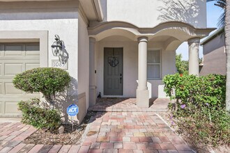 1085 Center Stone Ln in Riviera Beach, FL - Building Photo - Building Photo