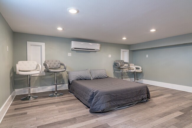 property at 1801 Rosenberg St