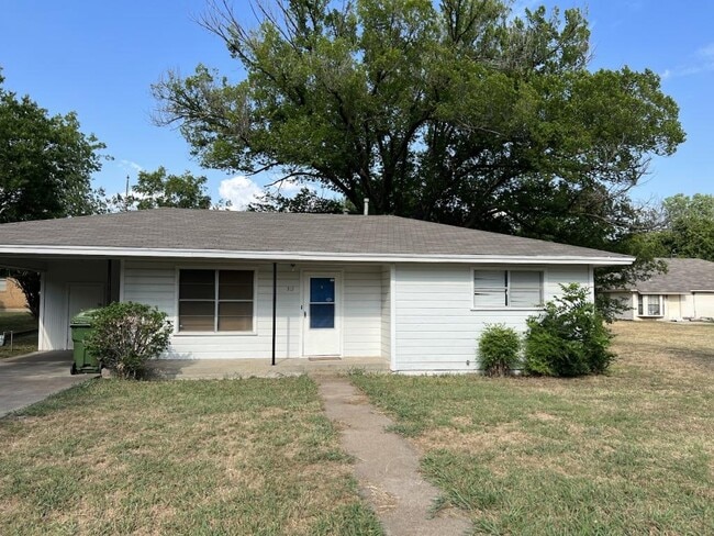 property at 312 N Ave B