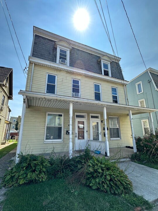 404 4th St in New Cumberland, PA - Building Photo