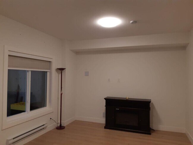 16773-16720 BSMT in Surrey, BC - Building Photo - Building Photo