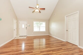 9010 Lomond Dr in Smyrna, TN - Building Photo - Building Photo