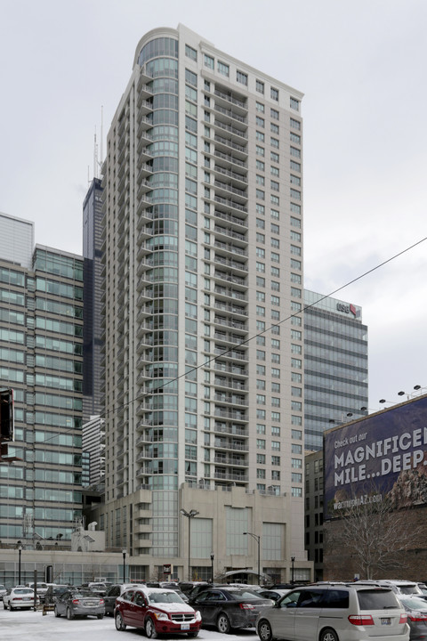 Park Alexandria Condominiums in Chicago, IL - Foto de edificio