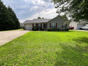3901 Johnson St in High Point, NC - Building Photo - Building Photo