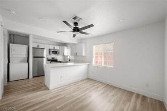 623 N 10th St in Las Vegas, NV - Building Photo - Building Photo