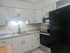 7727 Hazelcrest Dr in Hazelwood, MO - Building Photo - Building Photo