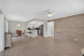 1549 Sandpiper St in Naples, FL - Building Photo - Building Photo