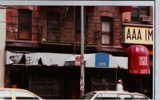 305 E 92nd St in New York, NY - Building Photo