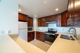 2160 Century Park E, Unit 1002 in Los Angeles, CA - Foto de edificio - Building Photo