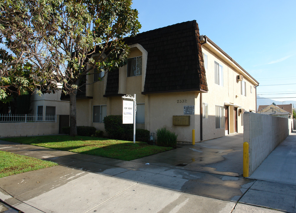 2332 Fairview St in Burbank, CA - Building Photo