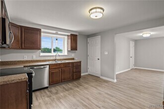 4928 Richmond Ave in Buffalo, NY - Building Photo - Building Photo