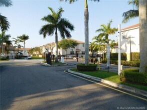 646 NE 21st Ave in Homestead, FL - Building Photo - Building Photo