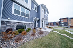 21831 136th Wy in Rogers, MN - Building Photo