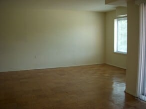 125I Clubhouse Dr SW in Leesburg, VA - Building Photo - Building Photo