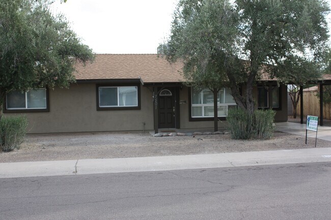7501 E Hubbell St in Scottsdale, AZ - Building Photo - Building Photo