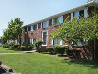 Clayton Arms Apartments in Henrietta, NY - Foto de edificio - Building Photo