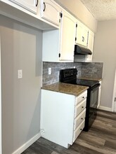 8325 E 65th St in Tulsa, OK - Building Photo - Building Photo