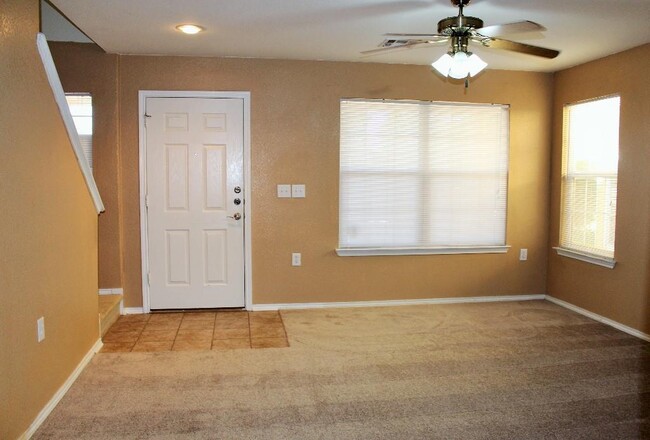 2116 Nogales Trail in Austin, TX - Building Photo - Building Photo