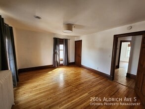 2604 Aldrich Ave S in Minneapolis, MN - Building Photo - Building Photo