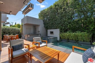 8735 Dorrington Ave in West Hollywood, CA - Building Photo - Building Photo