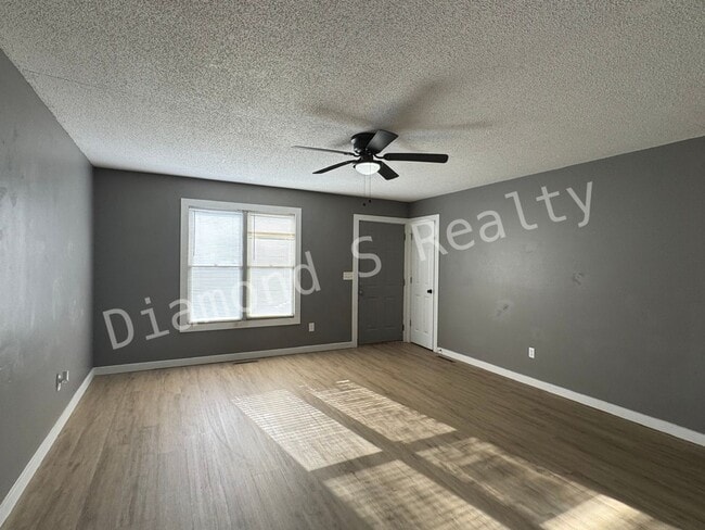 1505 W Rainey St in Ozark, MO - Building Photo - Building Photo