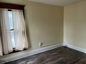 723 W 5th St in Waterloo, IA - Building Photo - Building Photo