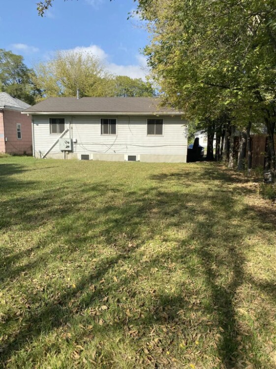 424 3rd St SE, Unit B in Huron, SD - Building Photo - Building Photo