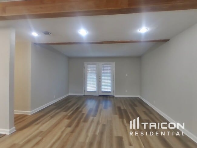 244 Emporia Blvd in San Antonio, TX - Foto de edificio - Building Photo