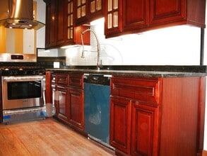 32 Holyoke Rd, Unit 1 in Somerville, MA - Foto de edificio - Building Photo