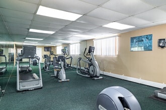Kerrybrook Apartments in Austintown, OH - Building Photo - Building Photo
