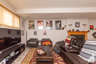 1403 N Artesian Ave, Unit 1 in Chicago, IL - Foto de edificio - Building Photo