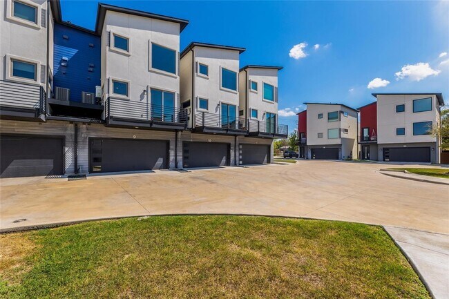 1417 Kramer Ln, Unit 9 in Austin, TX - Building Photo - Building Photo