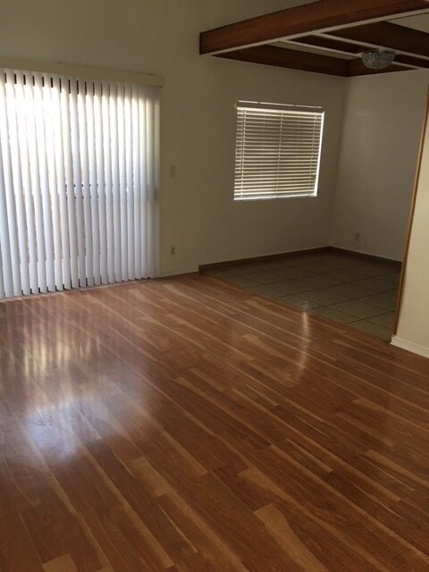 14640 Burbank Blvd photo'