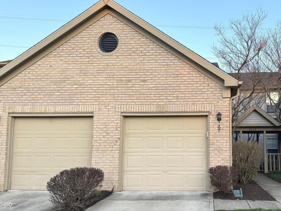 3643 Reflections Ln in Indianapolis, IN - Building Photo