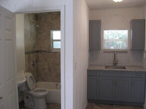 1245 19th Ave N in Lake Worth Beach, FL - Building Photo - Building Photo