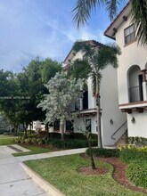 10600 NW 88th St in Doral, FL - Building Photo - Building Photo