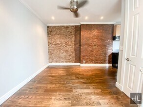 BEAUTIFUL SUN-KISSED NO-FEE 1 BED IN PRIME in New York, NY - Building Photo - Building Photo