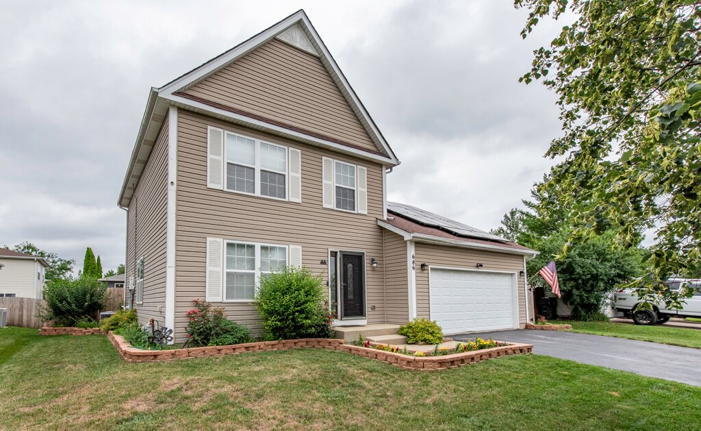 686 Chippewa Cir in Round Lake Heights, IL - Building Photo