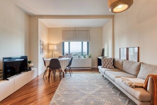 105 Greene St, Unit 1505 in Jersey City, NJ - Building Photo